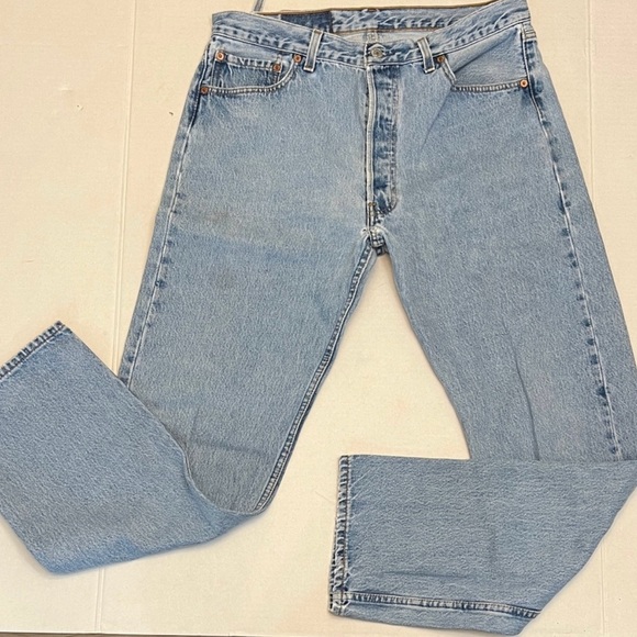 Levi's Denim - VINTAGE 90s LEVI’S 501 BUTTON FLY STRAIGHT LEG BROKEN-IN JEANS USA 100% COTTON